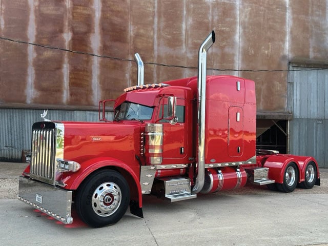 Peterbilt Semi